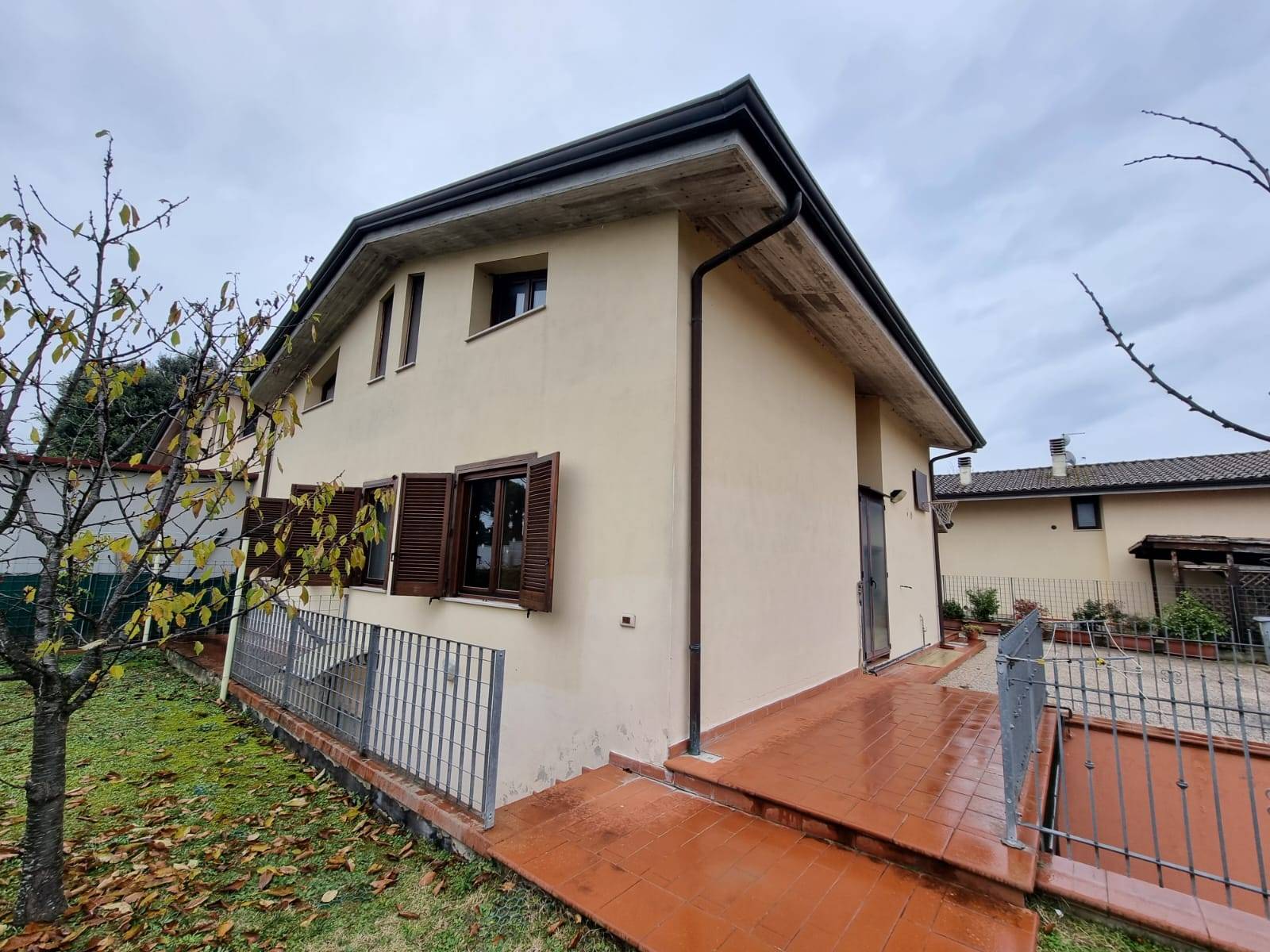 Villetta bifamiliare in vendita a Perugia, Santa Maria Rossa