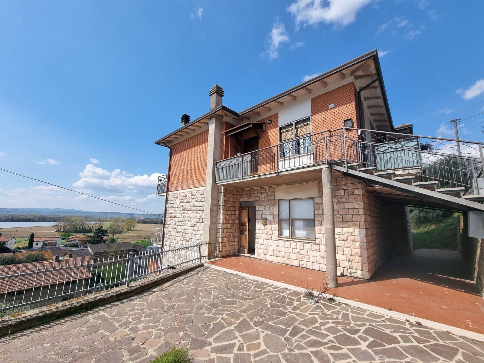 Appartamento in vendita a Deruta