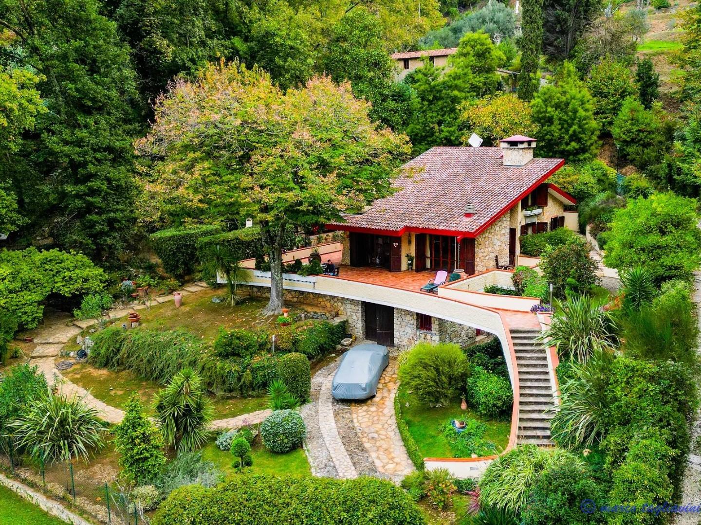 Villa con giardino a San Giuliano Terme