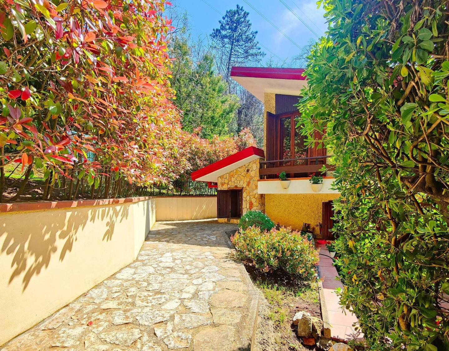 Villa con giardino a San Giuliano Terme