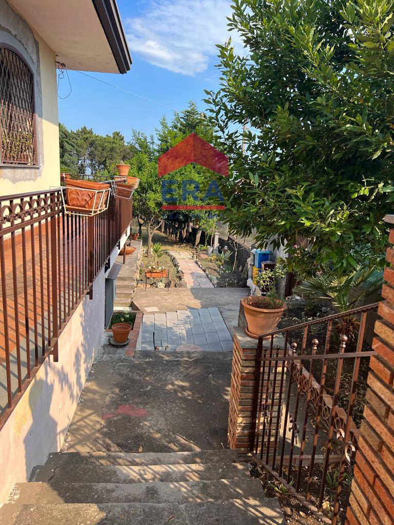 Villa singola in vendita a Nicolosi