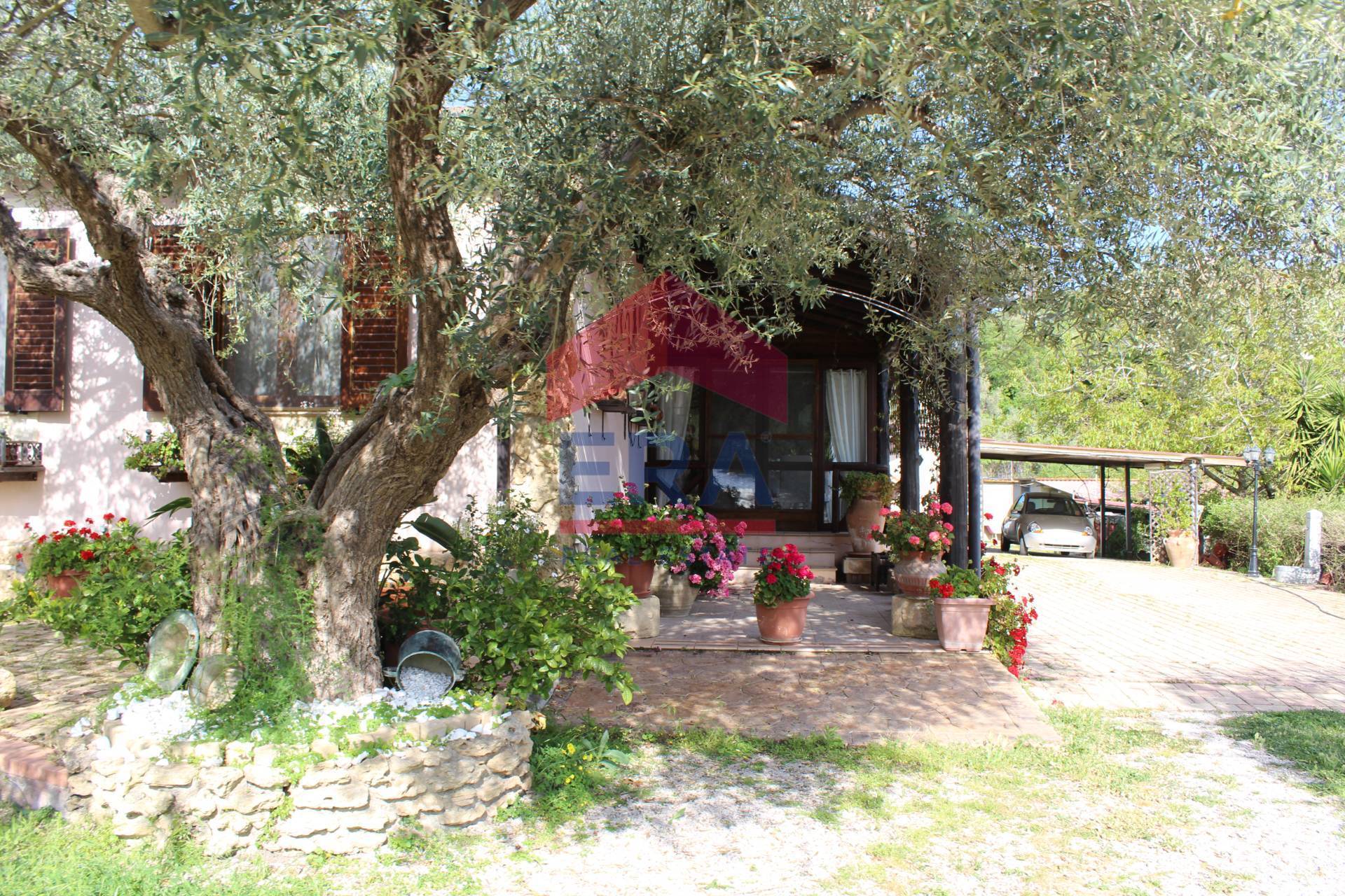 Villa singola in vendita a Agira