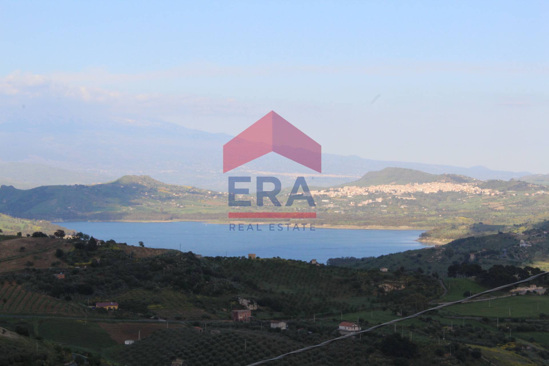Villa singola in vendita a Agira