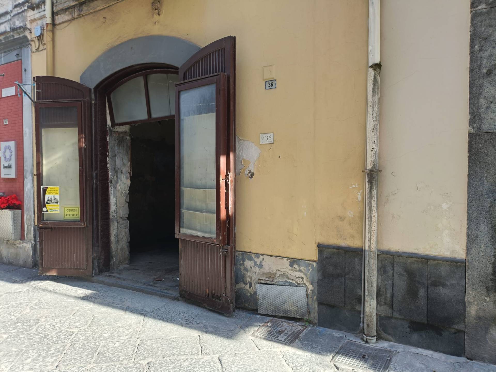 Locale commerciale in vendita a Angri