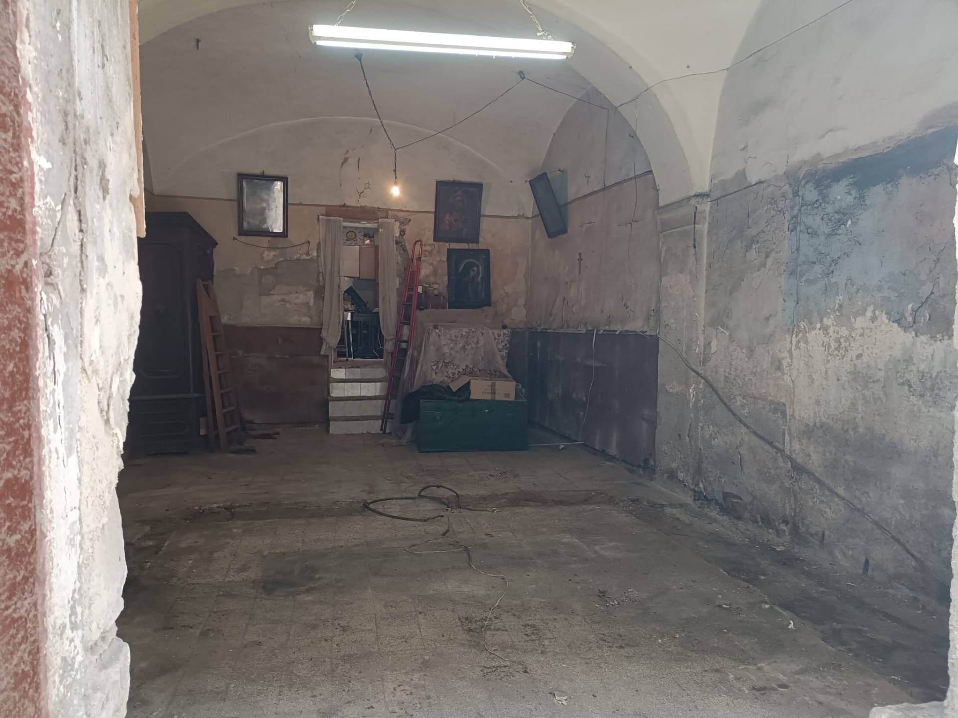 Locale commerciale in vendita a Angri