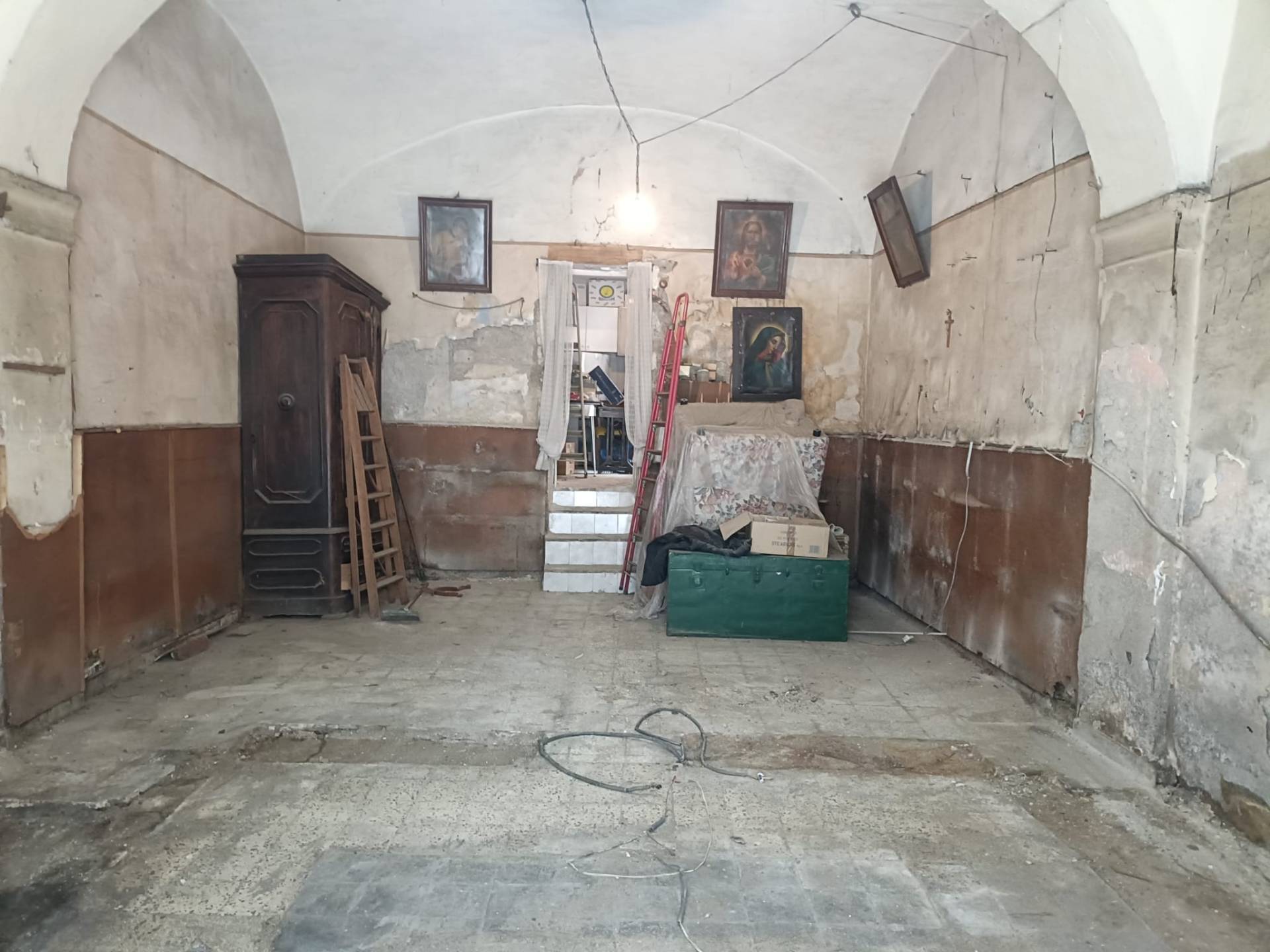 Locale commerciale in vendita a Angri