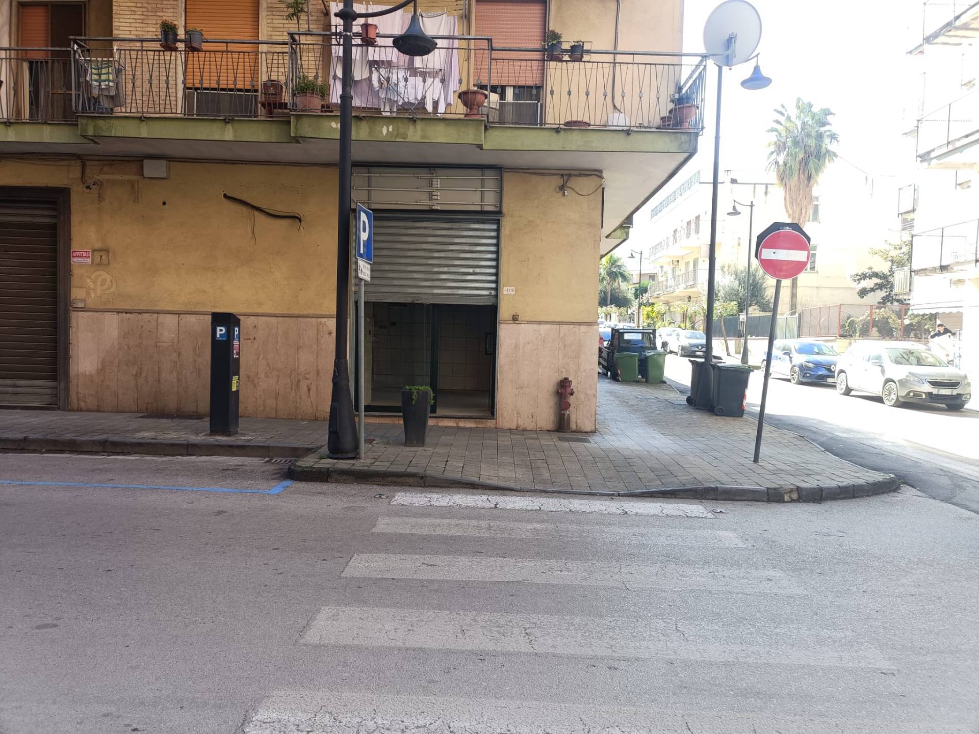 Locale commerciale in vendita a Angri