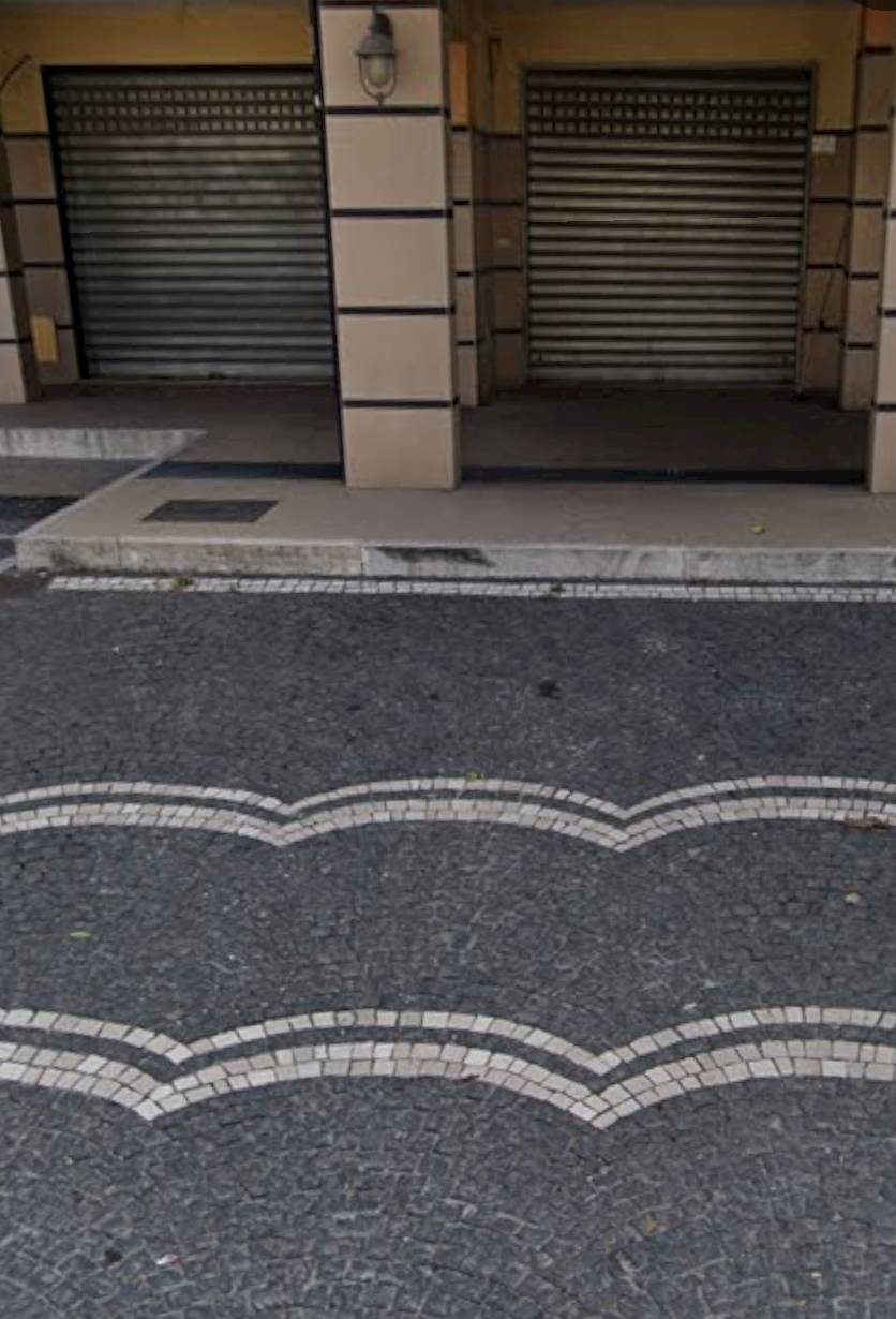 Locale commerciale in affitto a Angri