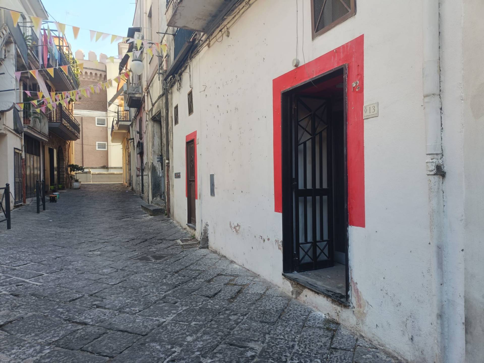 Locale commerciale in affitto a Angri