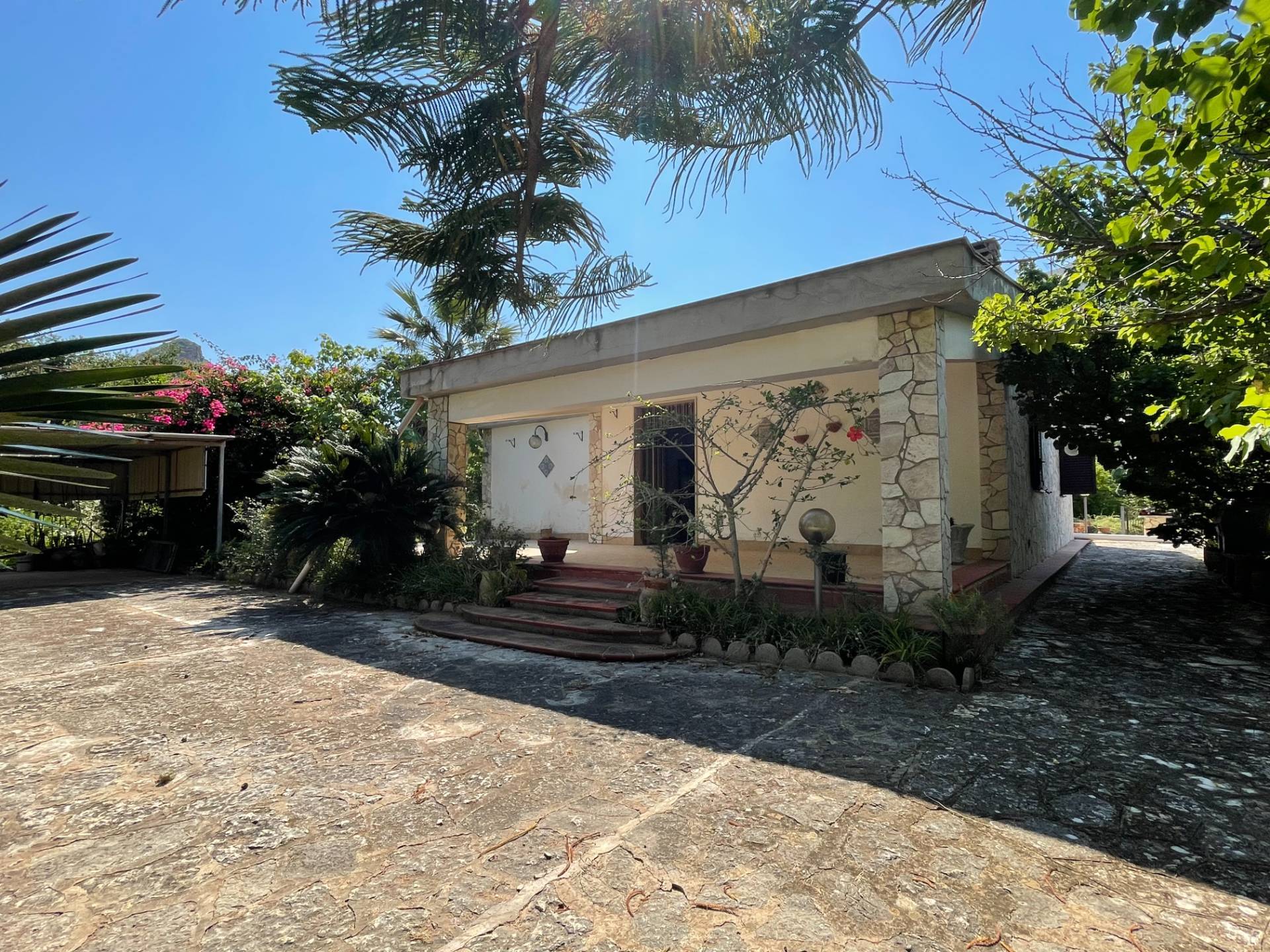 Villa in vendita a Castellammare del Golfo