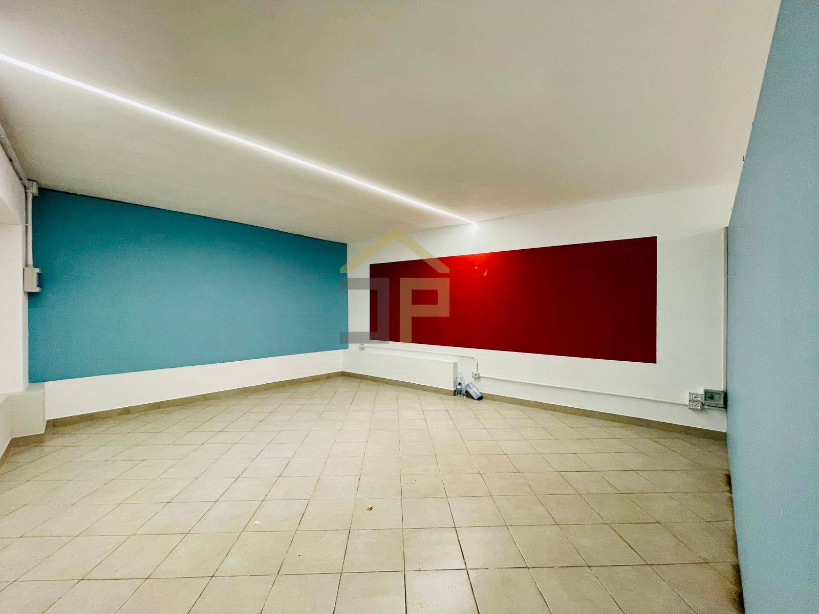 Locale commerciale in vendita a Castellammare del Golfo