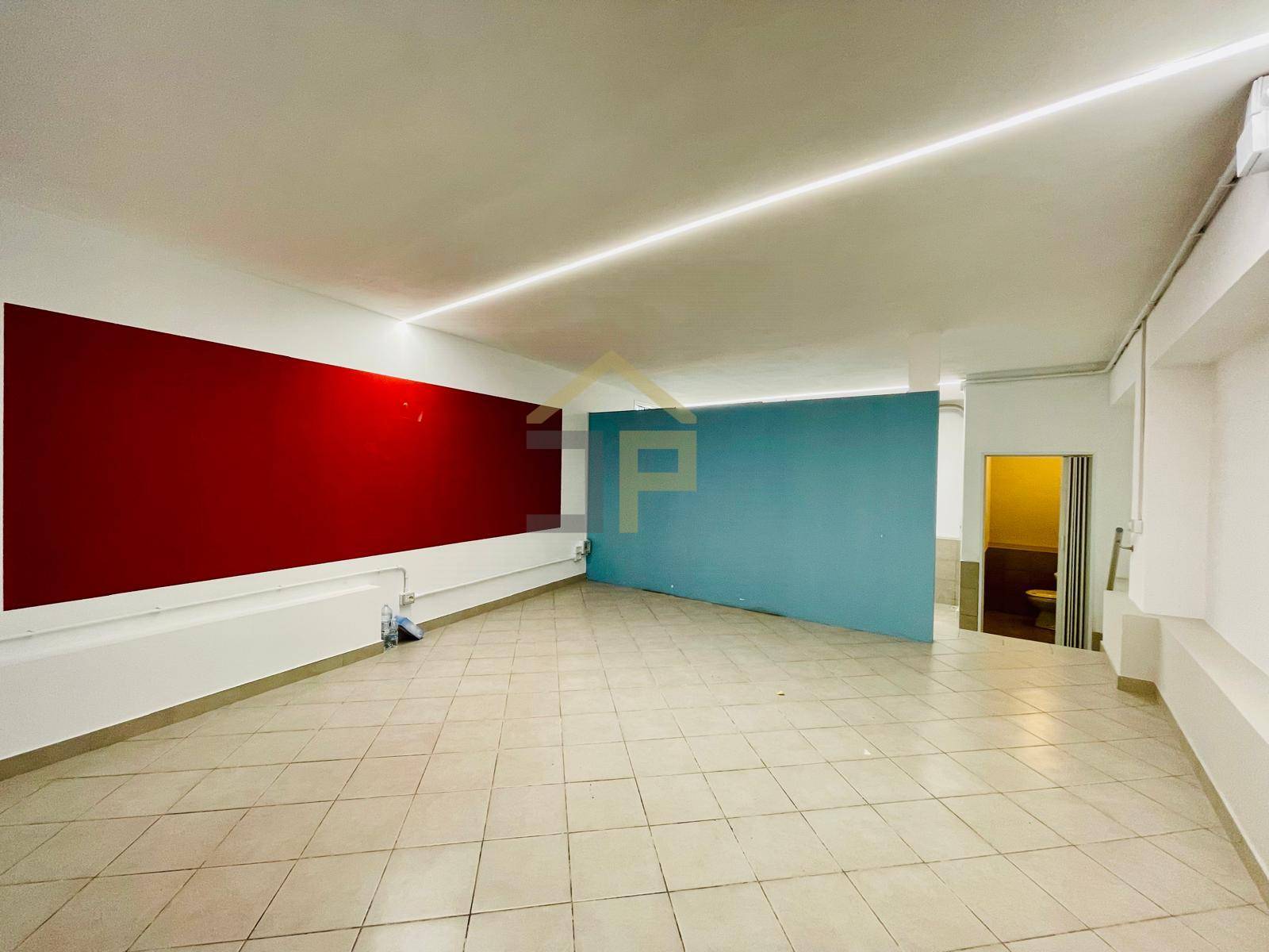 Locale commerciale in vendita a Castellammare del Golfo