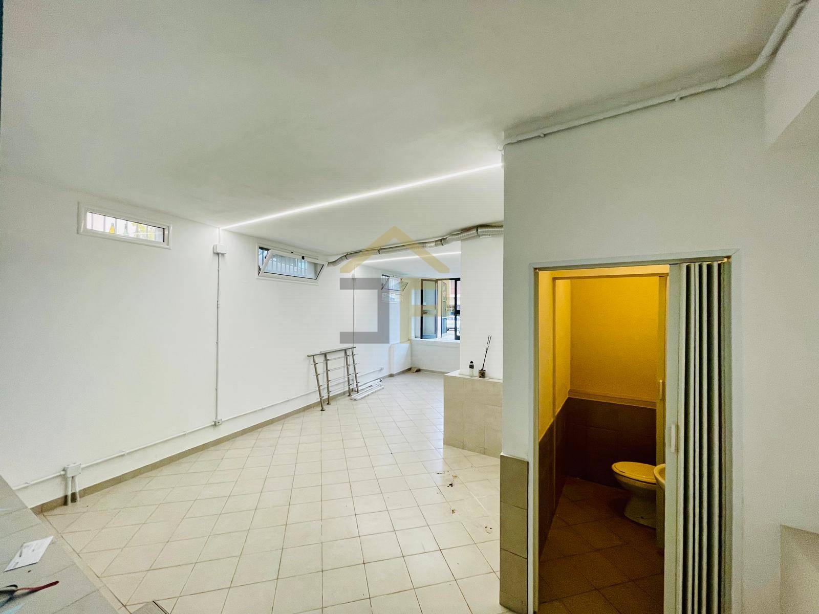 Locale commerciale in vendita a Castellammare del Golfo