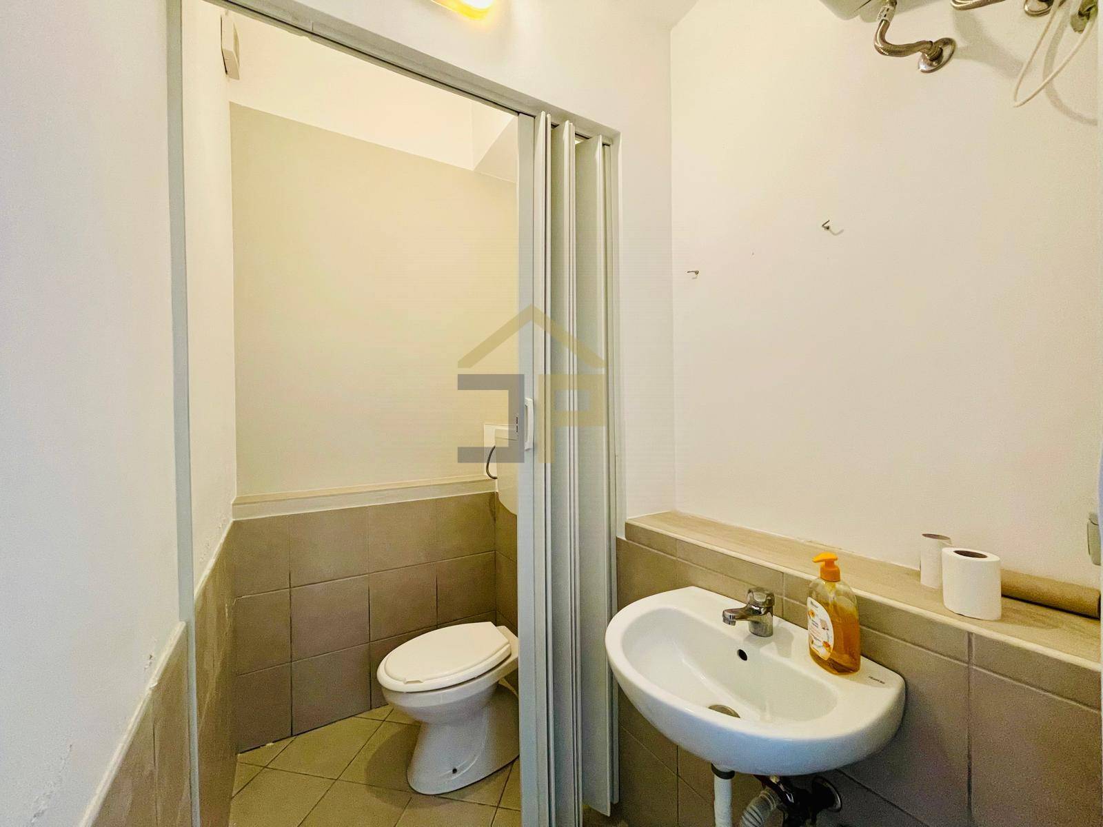 Locale commerciale in vendita a Castellammare del Golfo