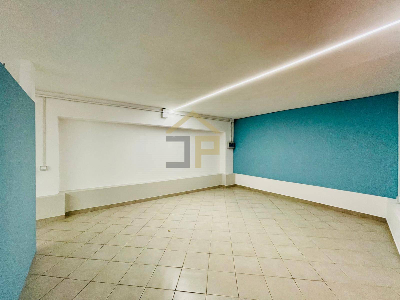 Locale commerciale in vendita a Castellammare del Golfo