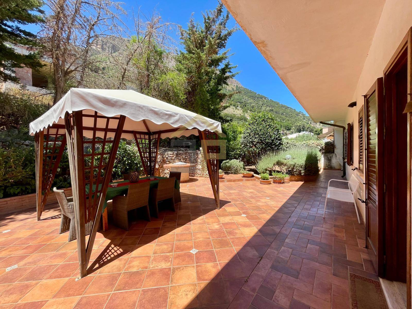 Villa in vendita a Castellammare del Golfo, Contrada Bocca della Carrubba