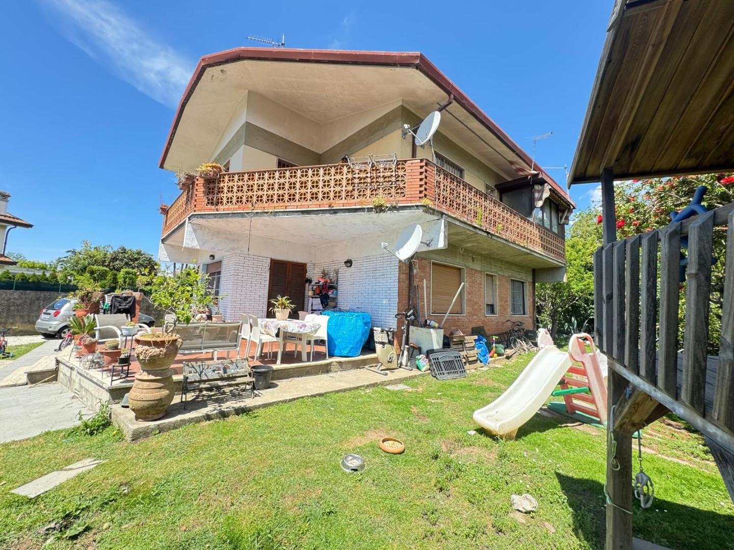 Casa indipendente con giardino, Forte dei Marmi vittoria apuana