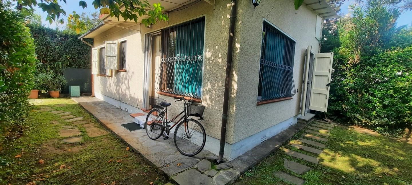 Casa indipendente con giardino, Forte dei Marmi centro
