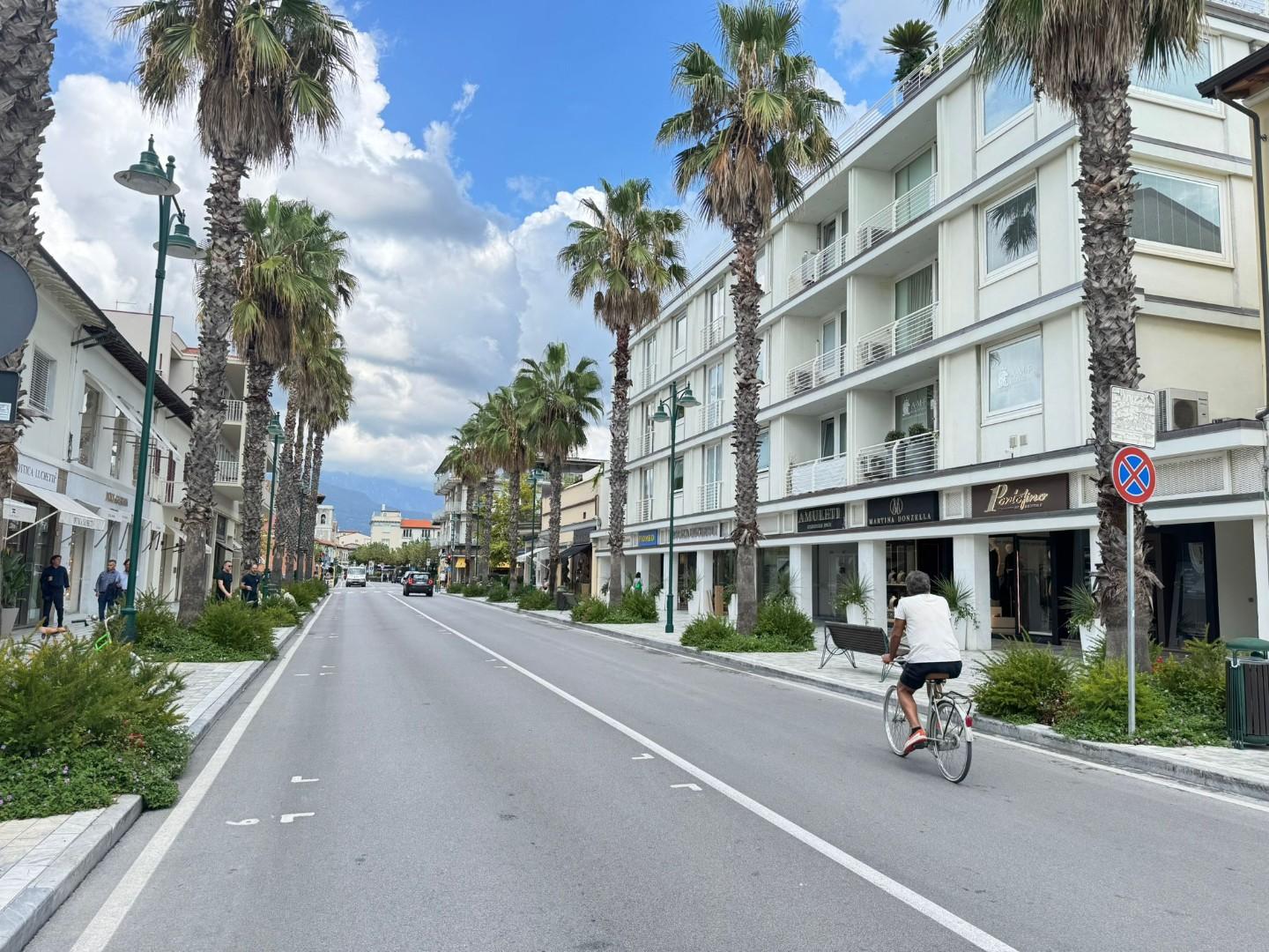 Locale commerciale in vendita, Forte dei Marmi centro storico