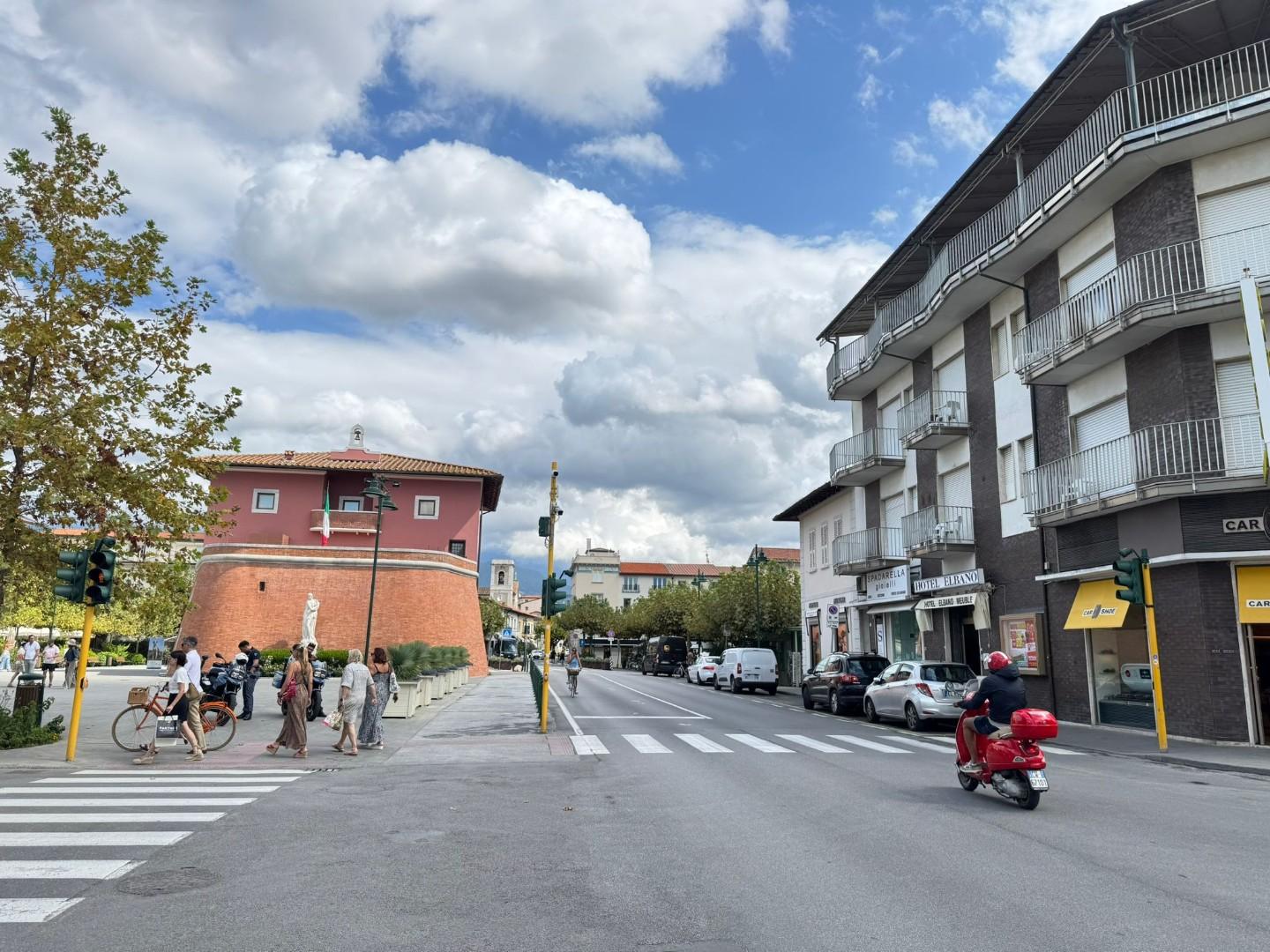Locale commerciale in vendita, Forte dei Marmi centro storico