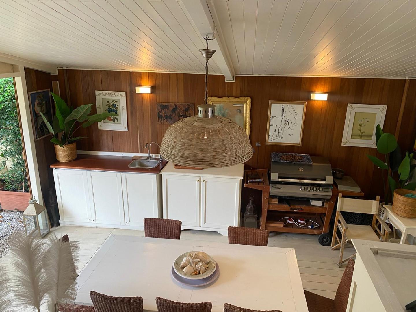 Casa indipendente arredata in affitto, Forte dei Marmi centro