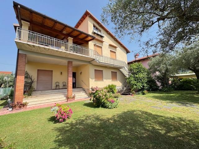 Casa indipendente con giardino, Seravezza pozzi