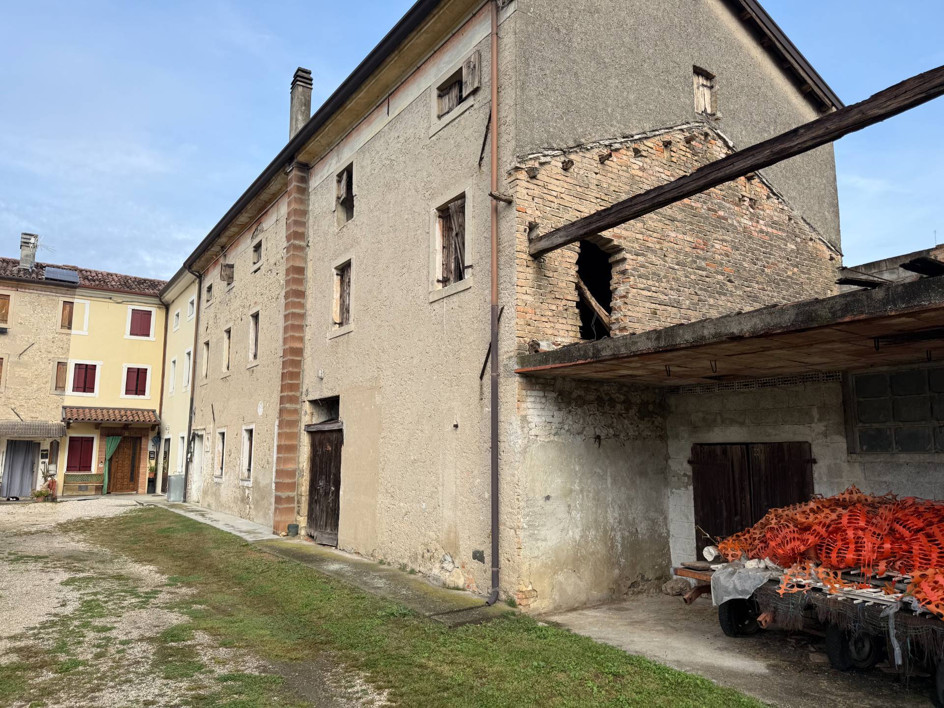 Rustico in vendita a San Vendemiano, Centro