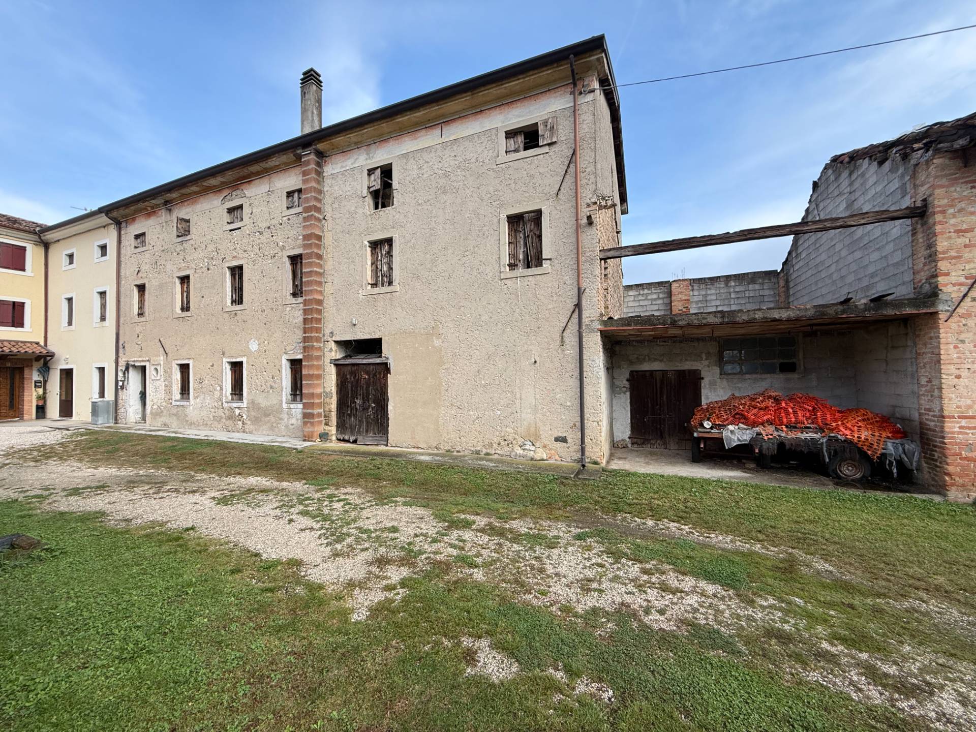 Rustico in vendita a San Vendemiano, Centro