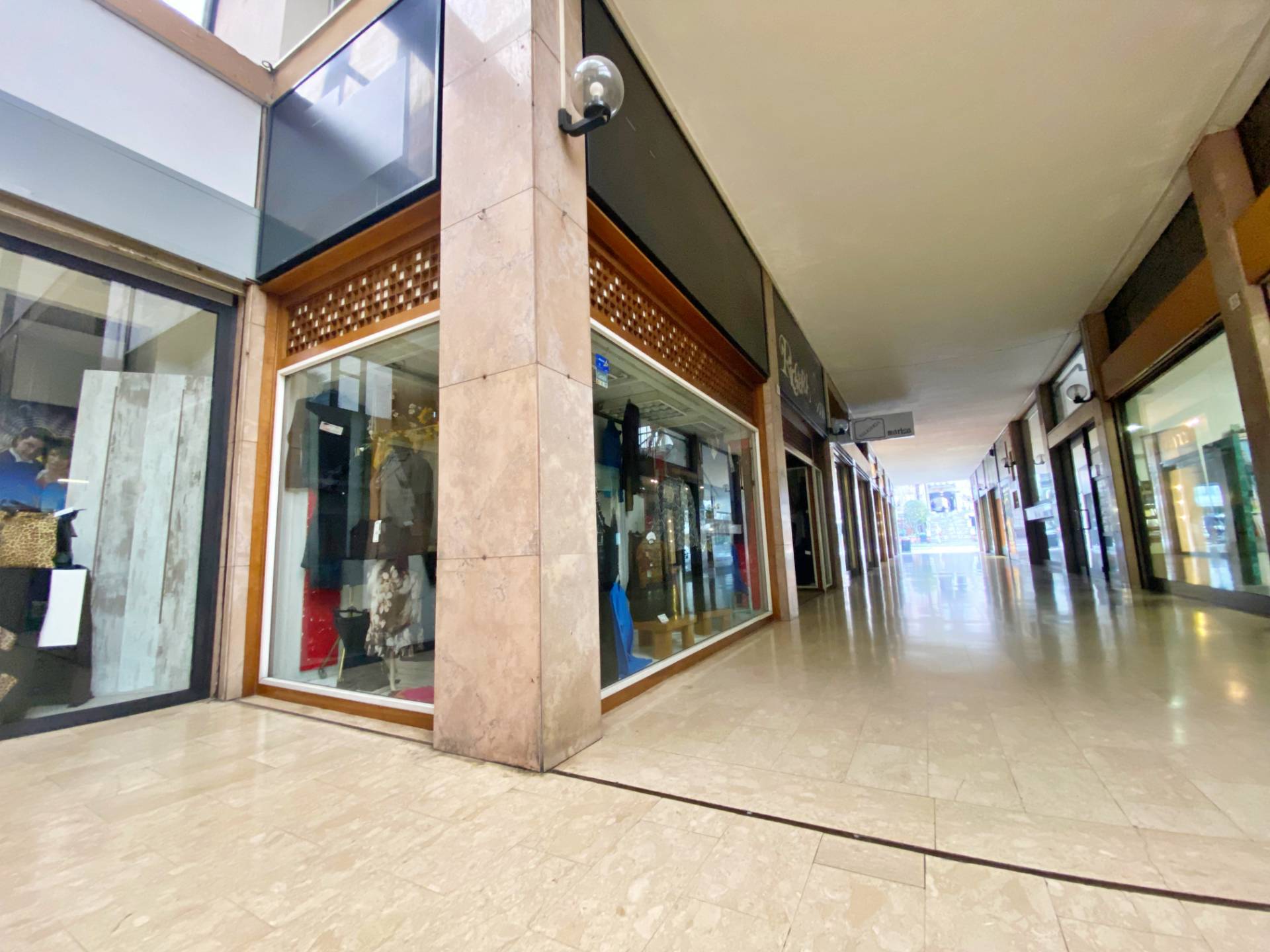 Locale commerciale in vendita a Conegliano