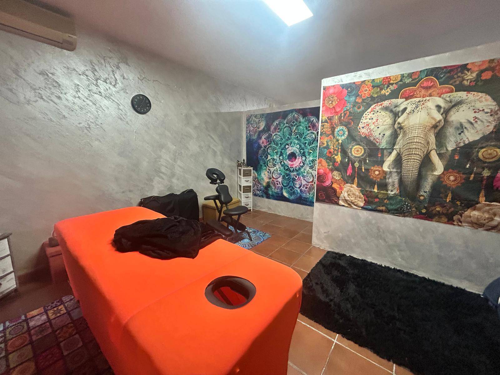 Locale commerciale in affitto a Rovigo, Centro