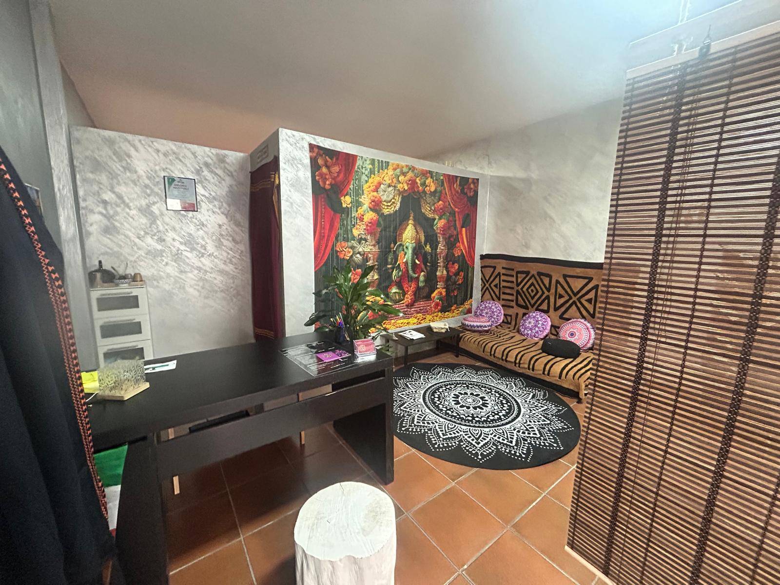 Locale commerciale in affitto a Rovigo, Centro