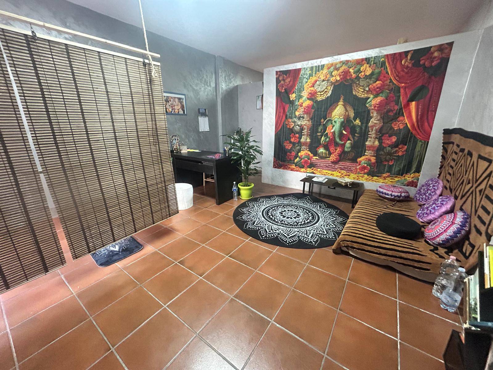 Locale commerciale in affitto a Rovigo, Centro