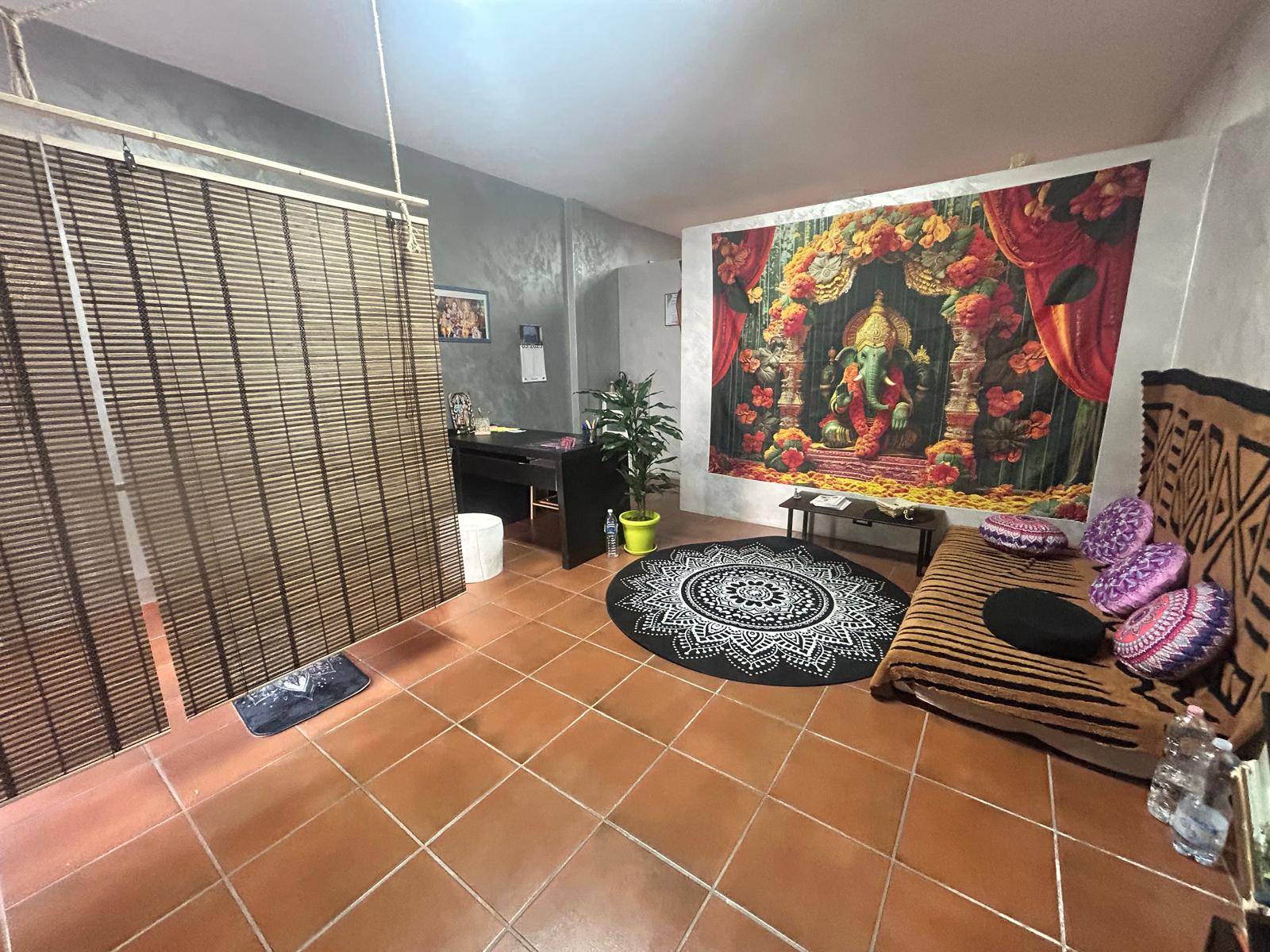 Locale commerciale in affitto a Rovigo, Centro