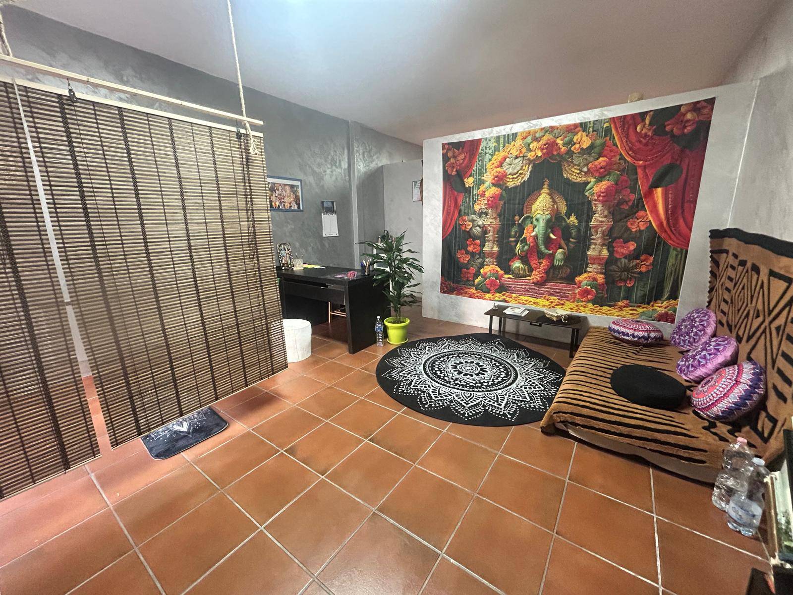 Locale commerciale in affitto a Rovigo, Centro