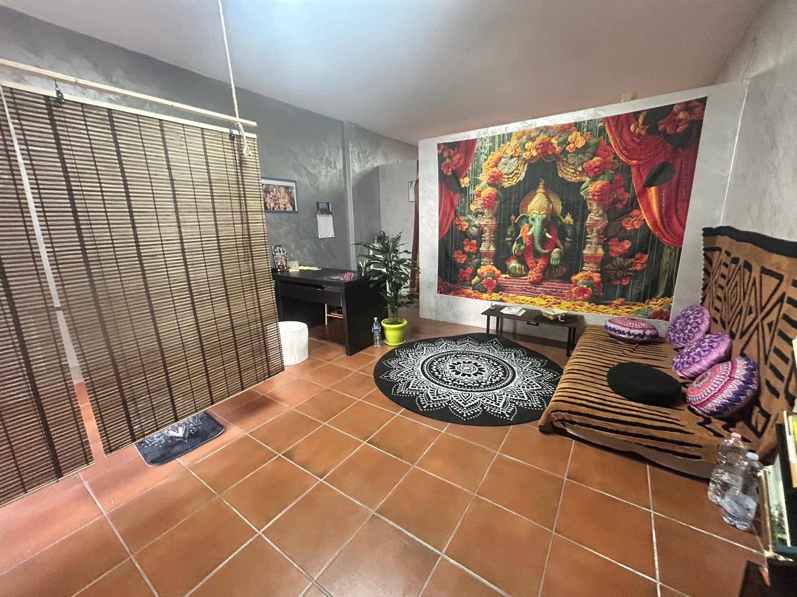 Locale commerciale in affitto a Rovigo, Centro