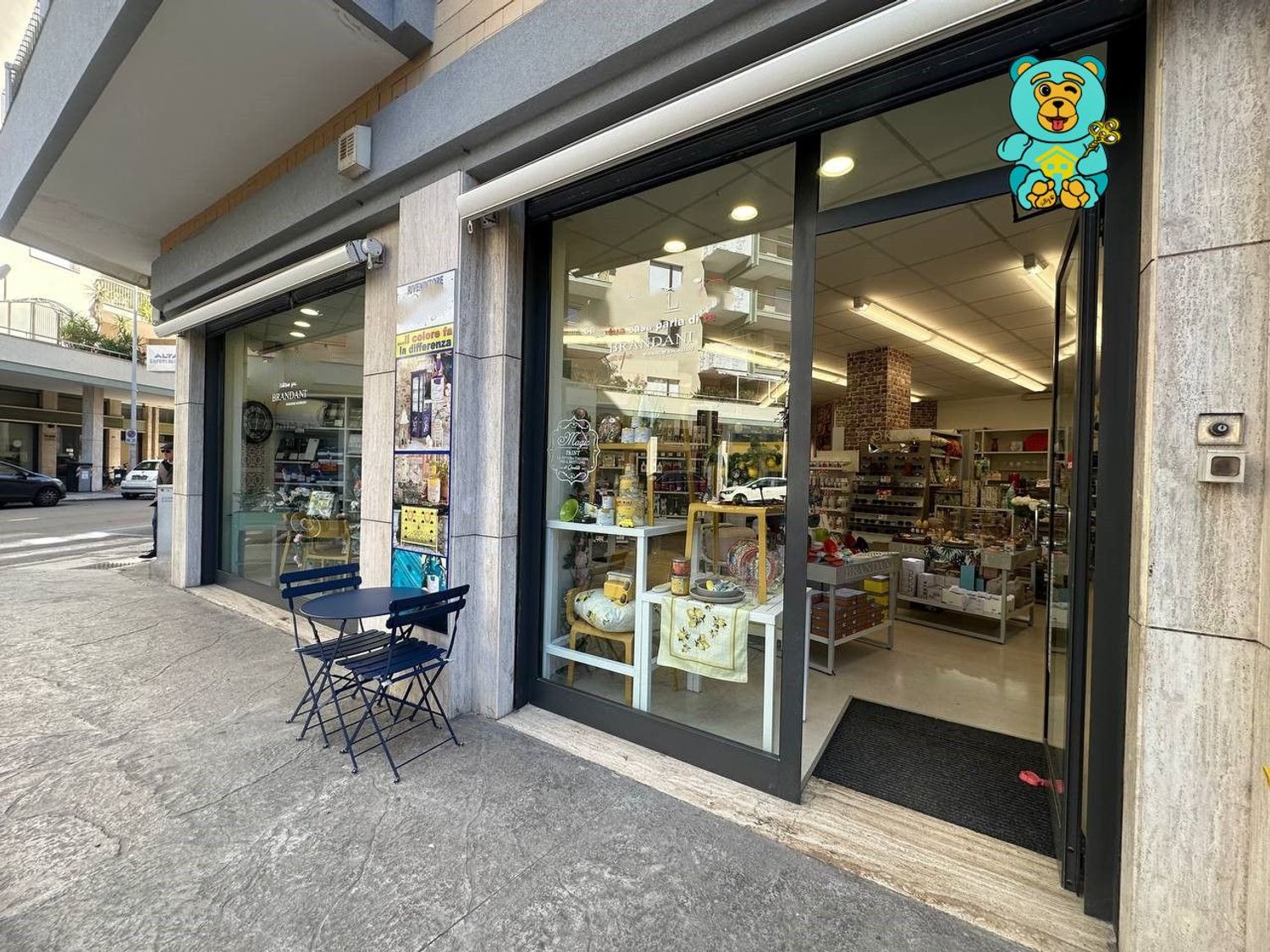 Locale commerciale in vendita a Lecce