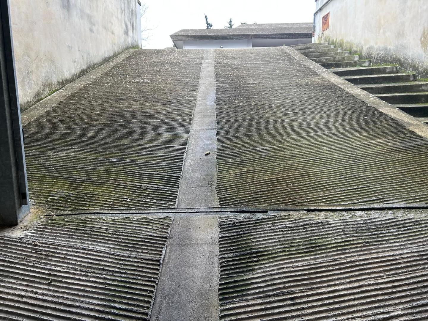 Box/Garage 26mq in vendita a Lecce