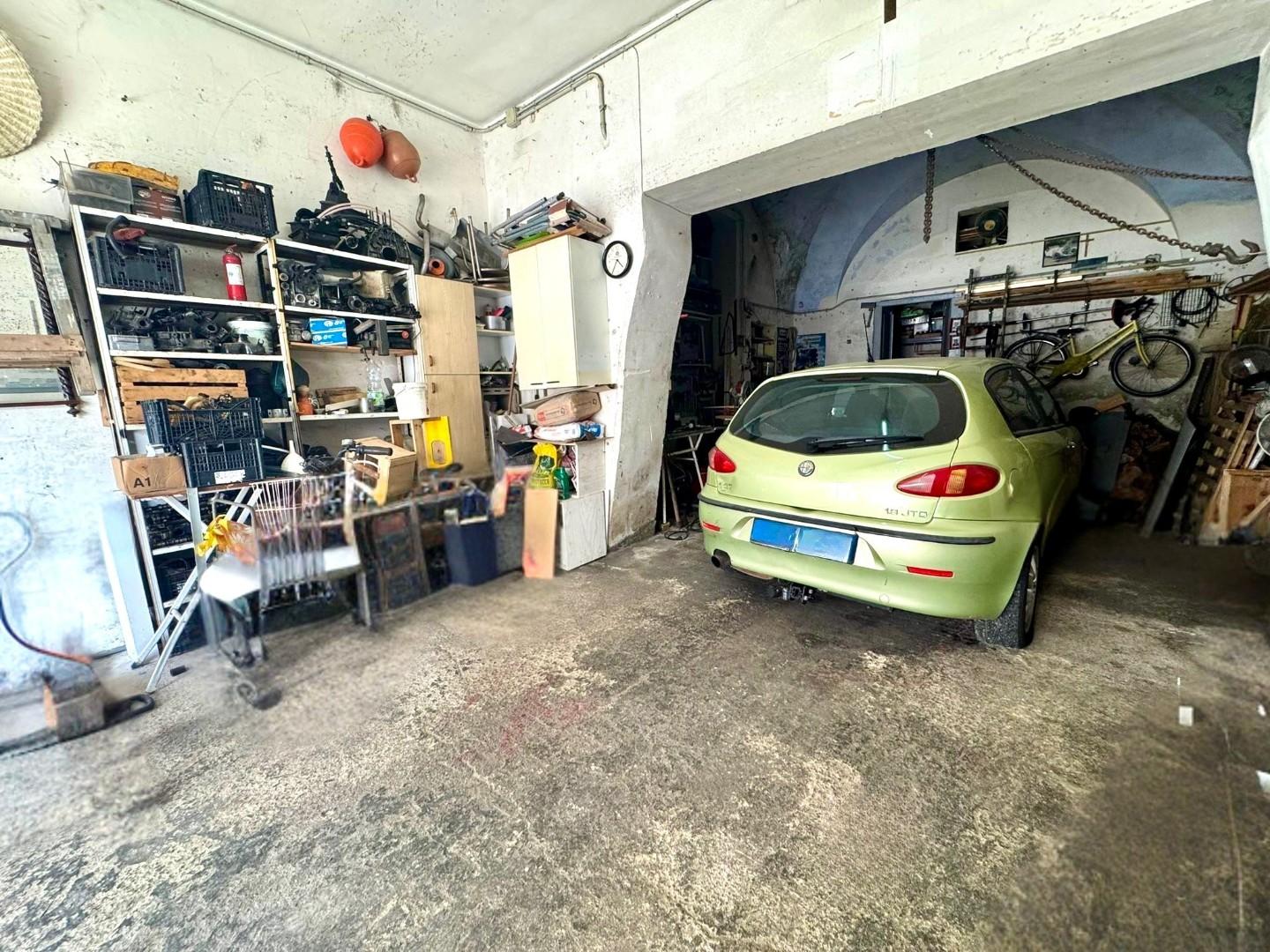 Box/Garage 84mq in vendita a Lecce