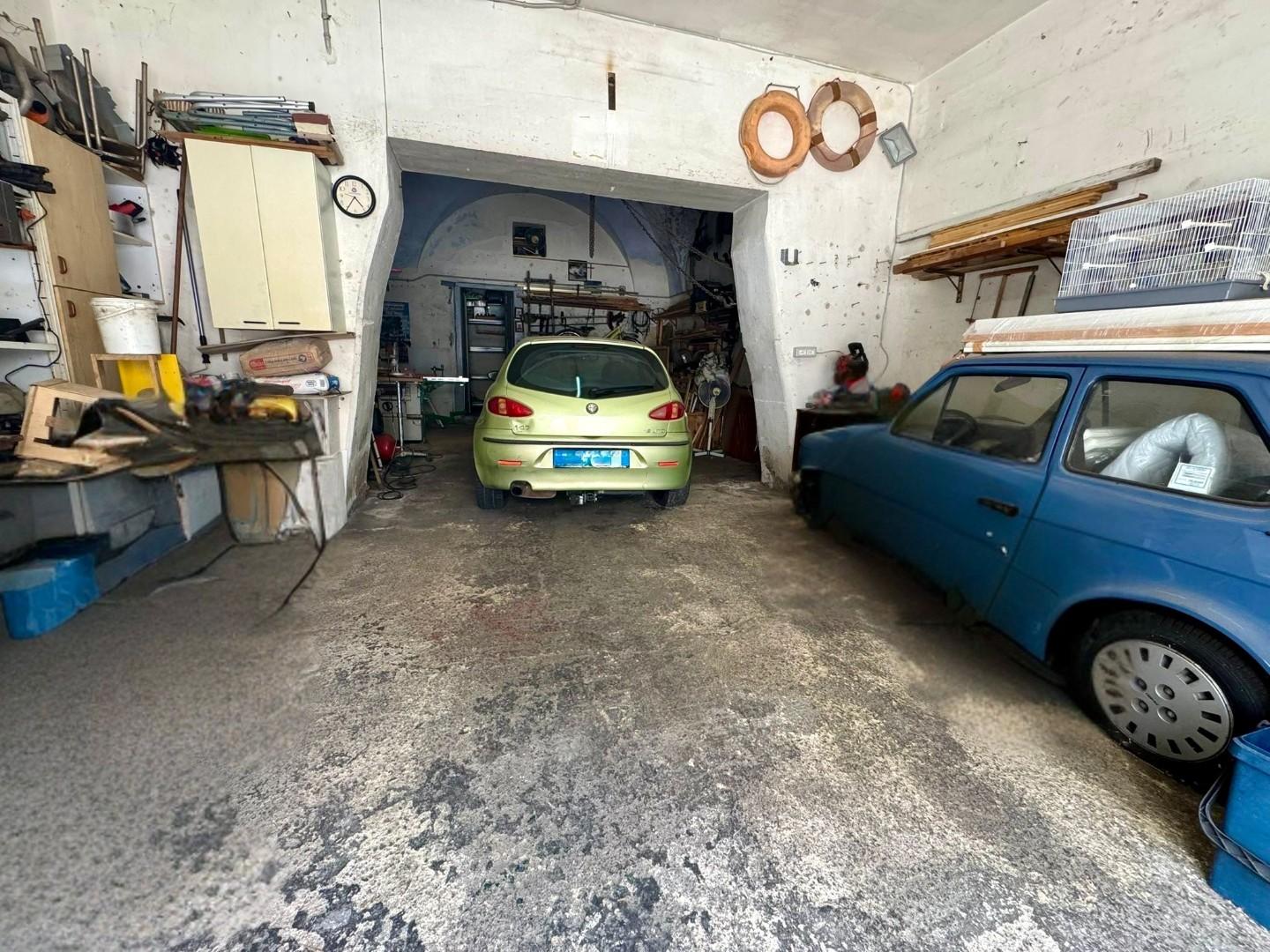 Box/Garage 84mq in vendita a Lecce