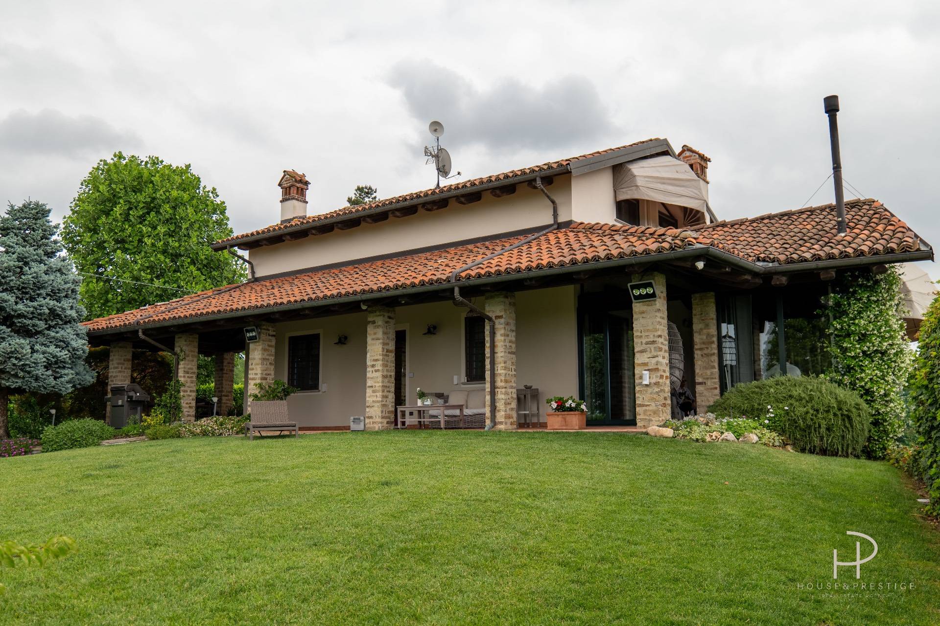 Villa in vendita a Cherasco