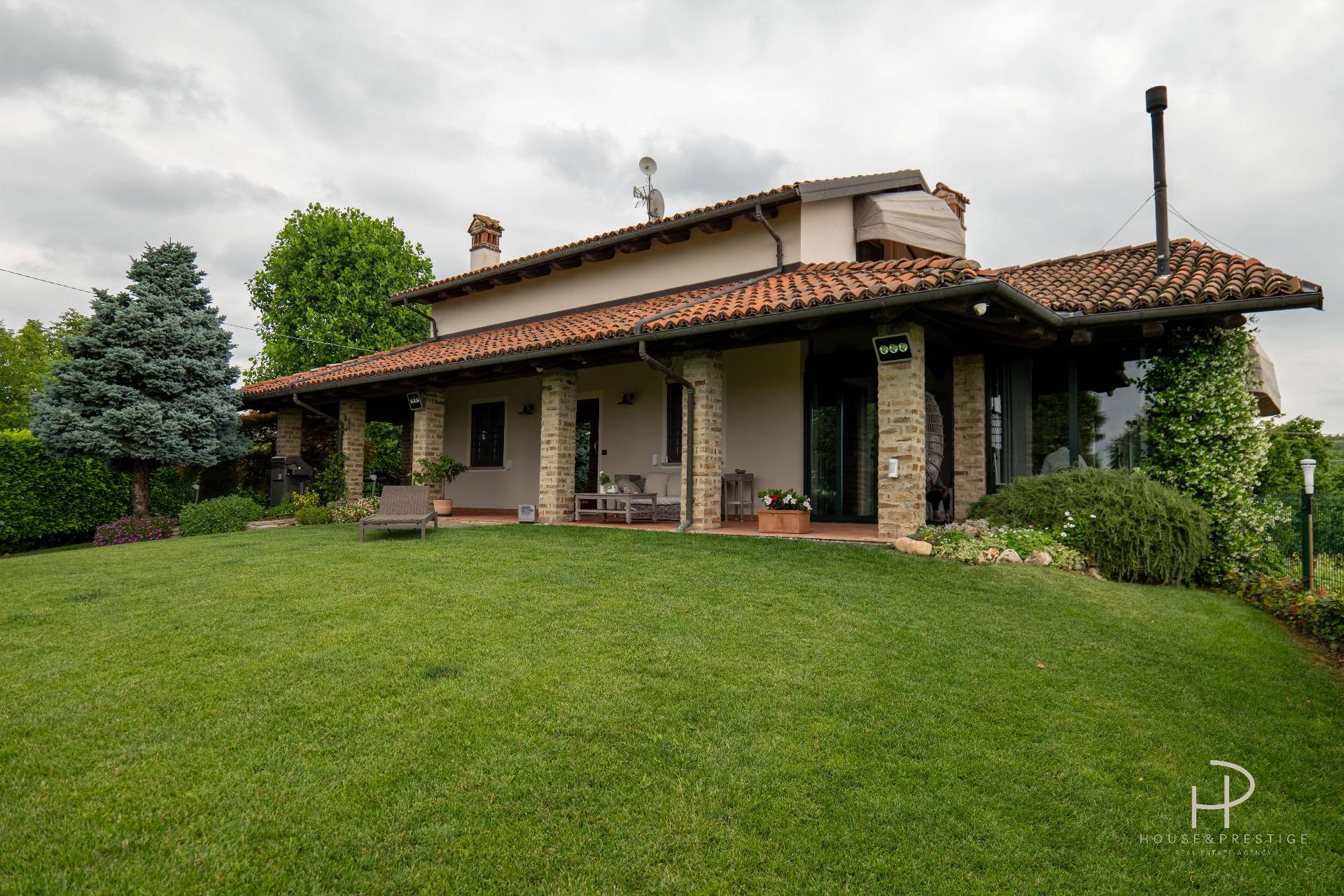 Villa in vendita a Cherasco