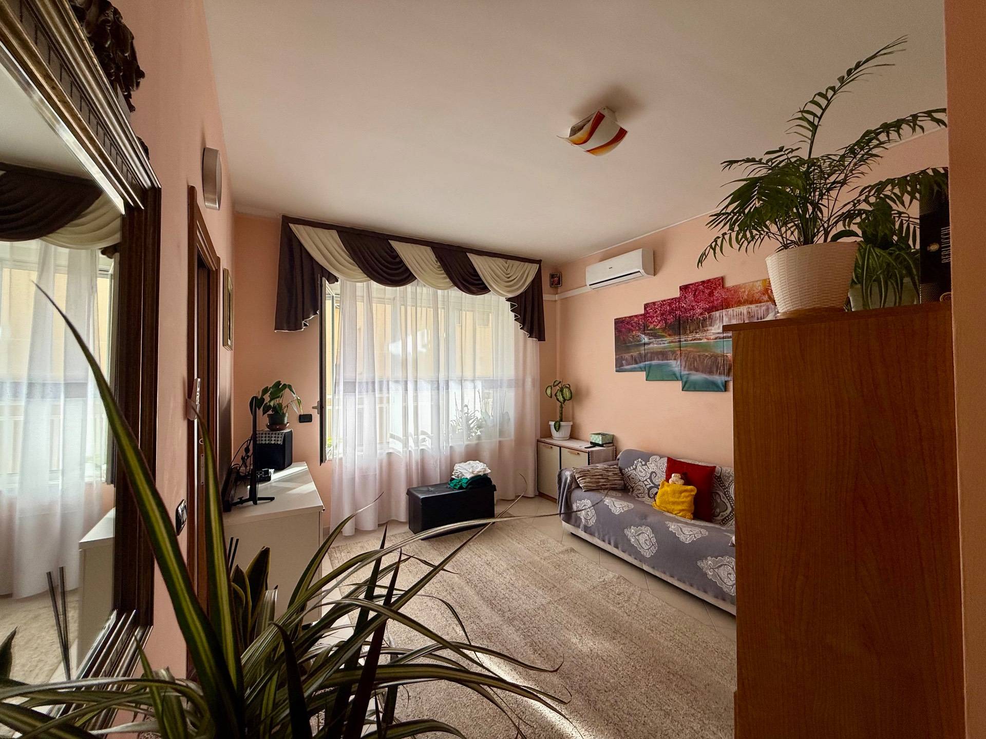 2 locali in vendita a Ospedaletti