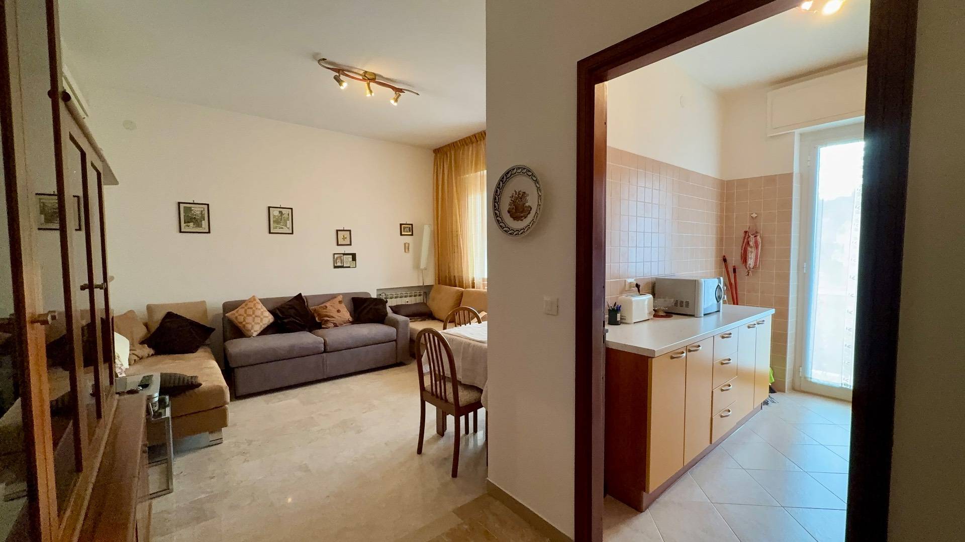 2 locali in vendita a Finale Ligure