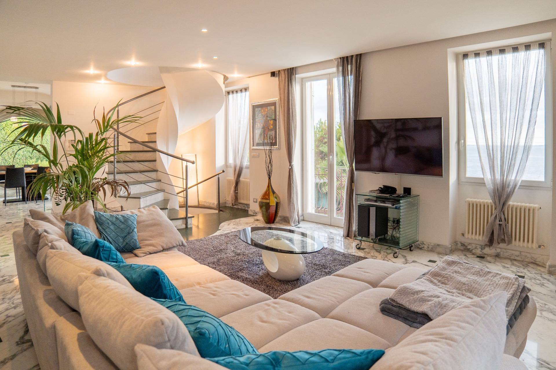 Villa in vendita a Bordighera