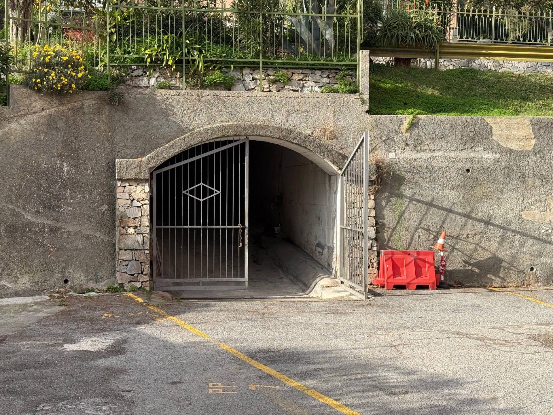 Garage in vendita a Finale Ligure