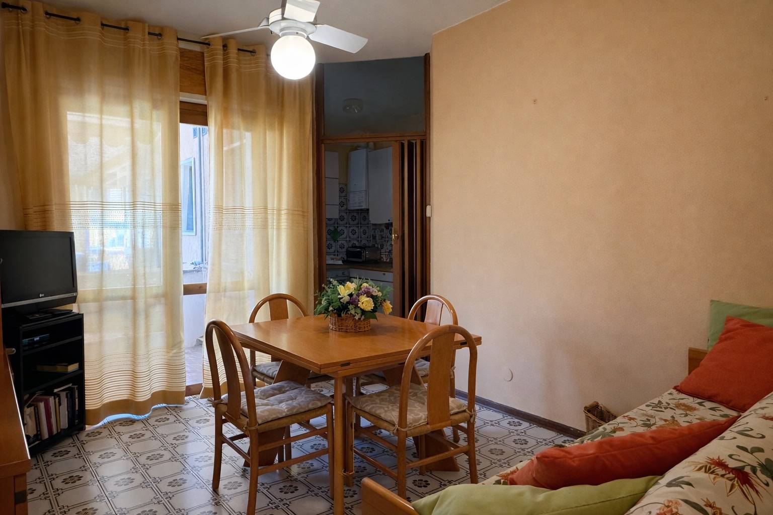 2 locali in vendita a Cipressa