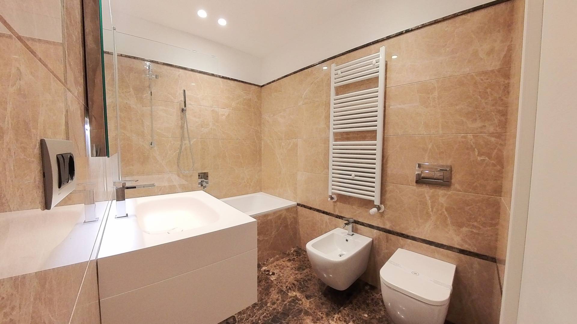 3 locali in vendita a Sanremo