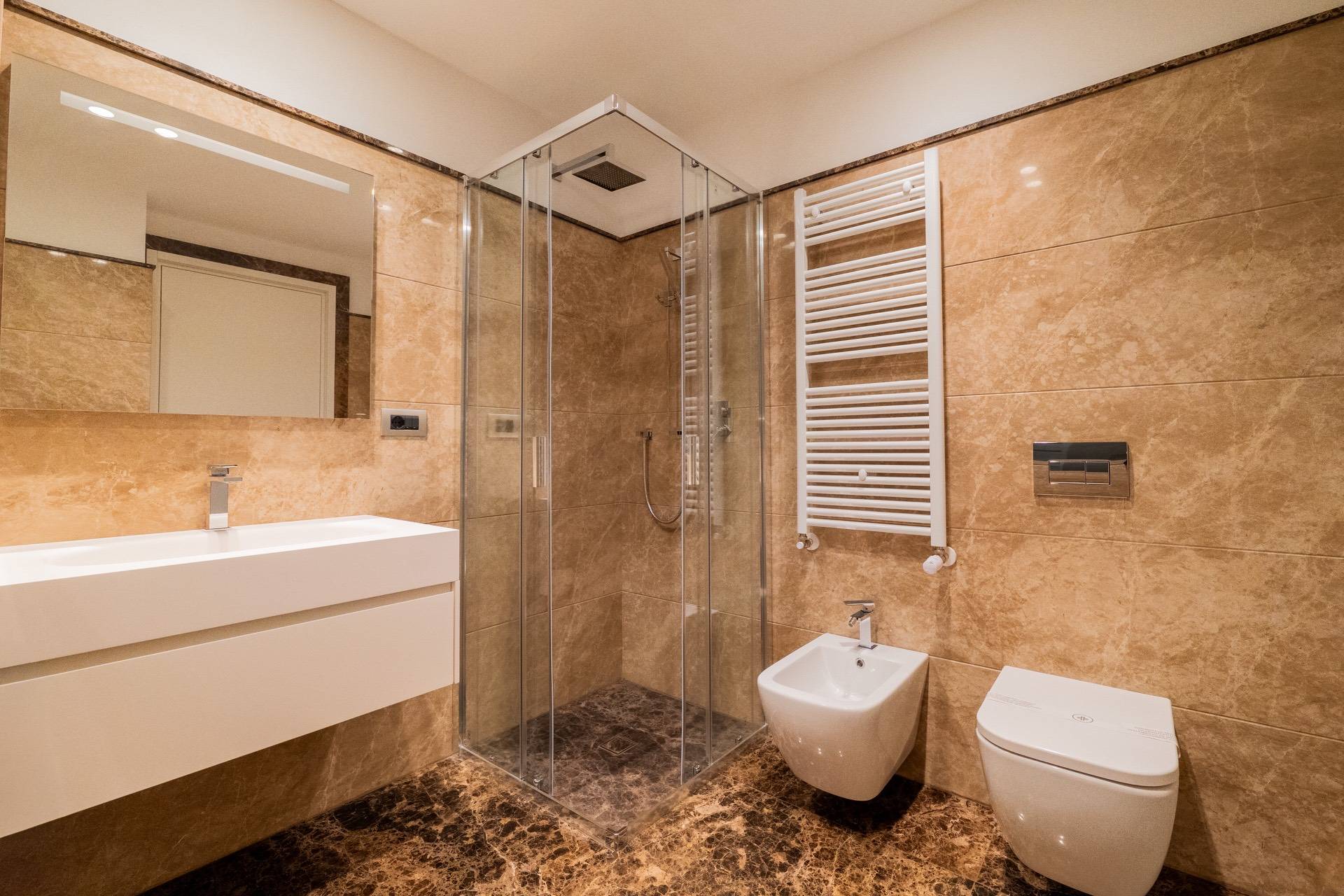 3 locali in vendita a Sanremo