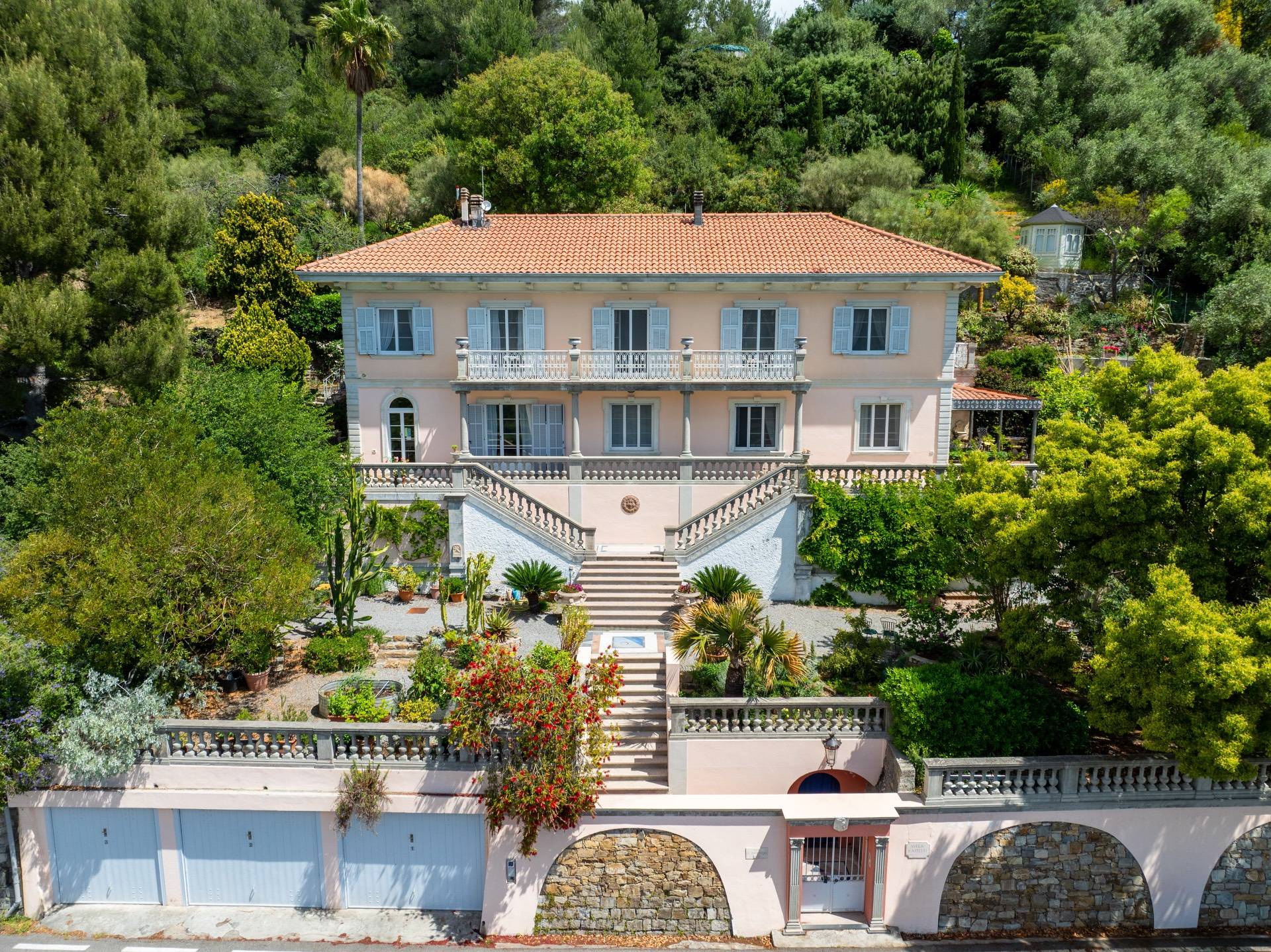 Villa quadrifamiliare in vendita a Sanremo