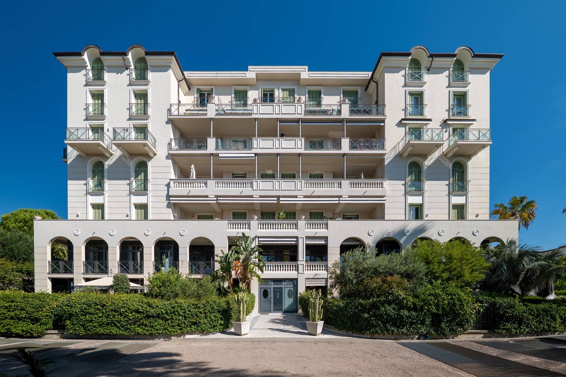 4 o pi locali in vendita a Bordighera